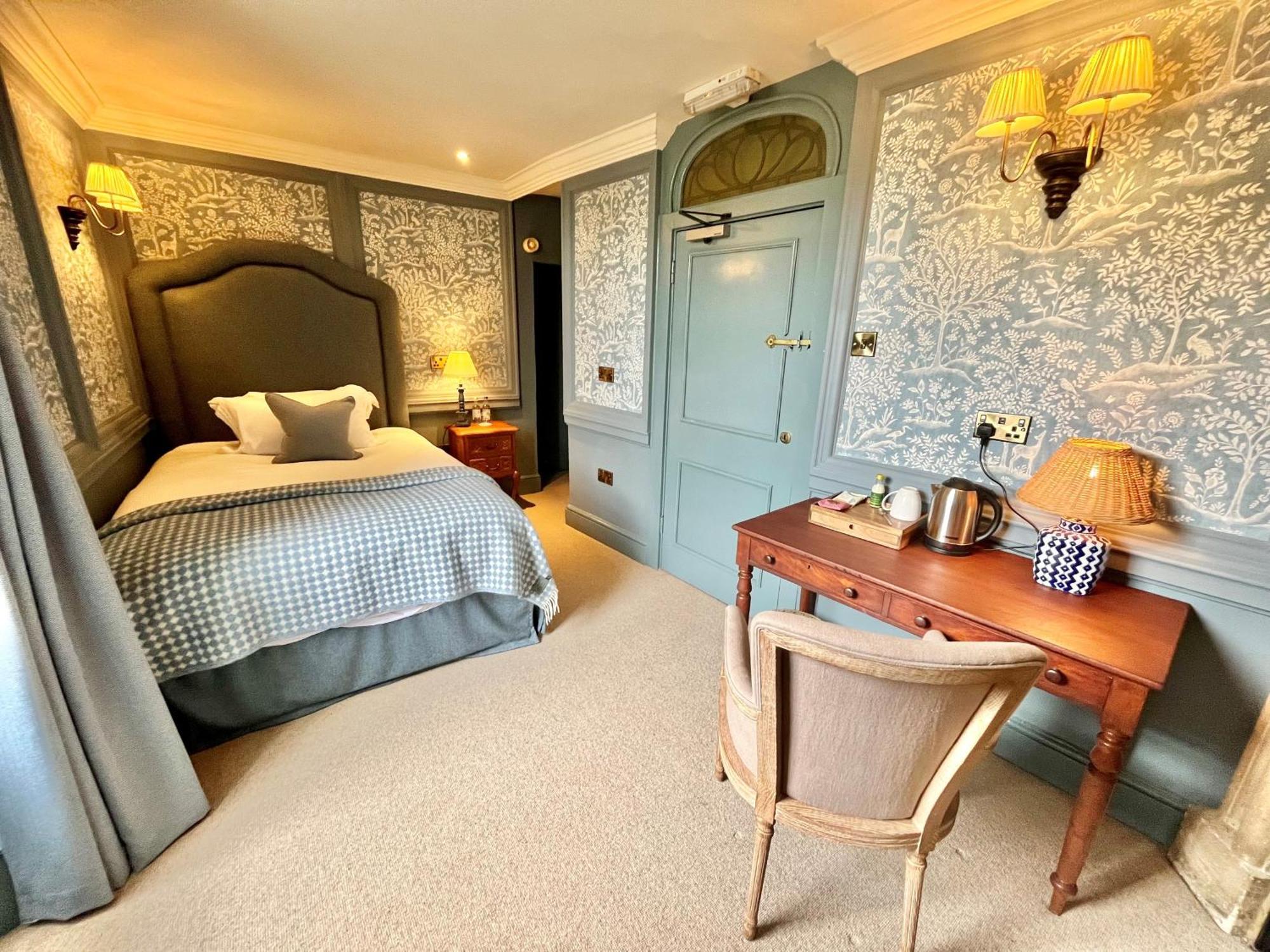 The Bay Tree Hotel Берфорд Екстер'єр фото